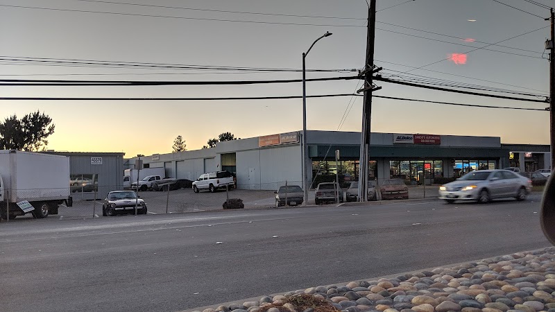 Dando's Automotive photo 4