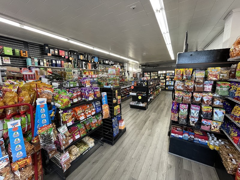 Discount liquor & cigarette photo 5
