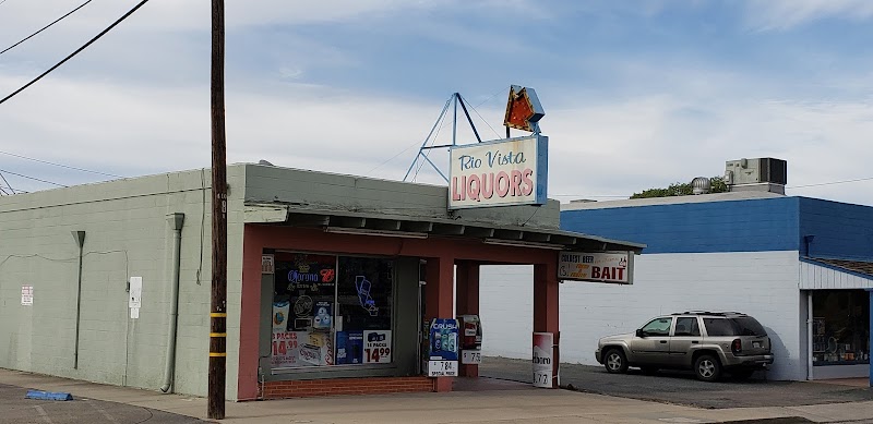 Discount liquor & cigarette photo 4