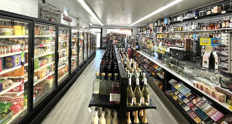 Discount liquor & cigarette photo 2