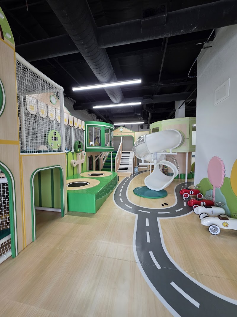 Photo of Happy Oak workshops and playground (reservation required)