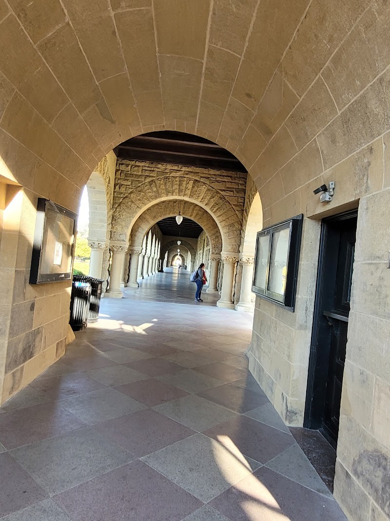 On Jane Stanford Way @ Main Quad photo 2