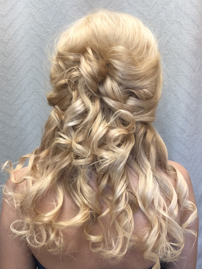 Heather Amaya Salon In Sophisticated Hair & Nails Spa photo 2
