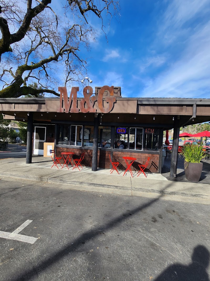 M & G Burgers & Beverages photo 4