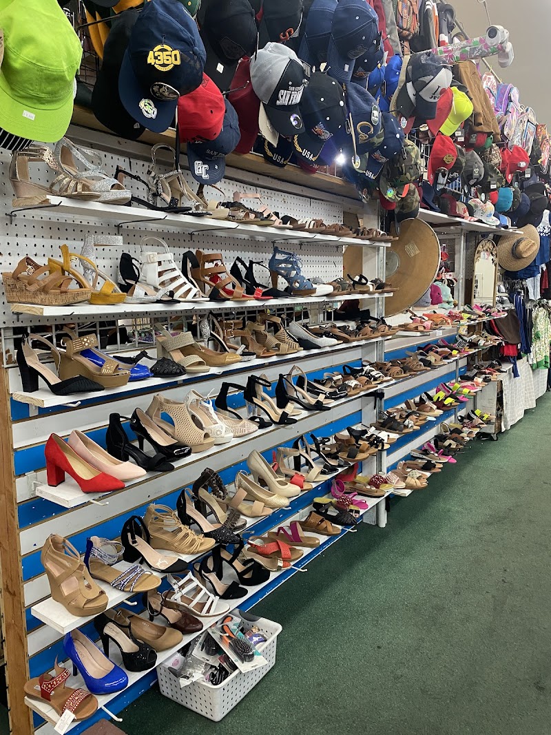 ZAPATERIA HUEHUE (Ladies' shoe store) photo 4