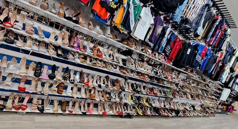 Photo of ZAPATERIA HUEHUE (Ladies' shoe store)