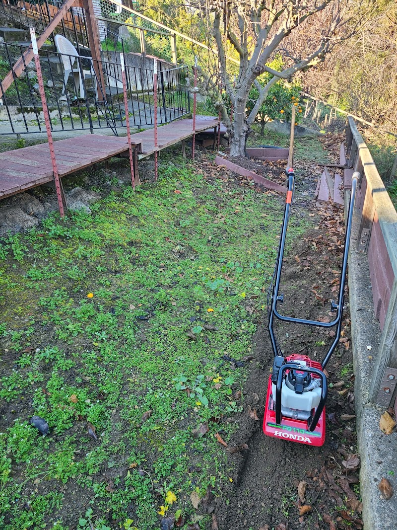 East Bay Lawnmower photo 3