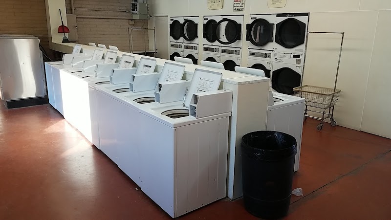 EZ Wash Laundromat photo 3