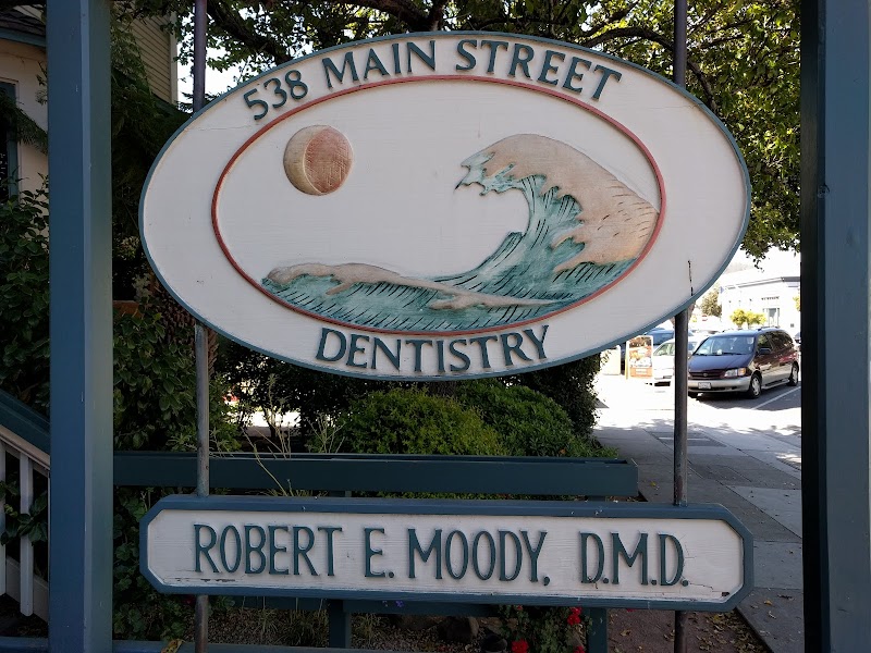 Robert E. Moody DMD photo 2