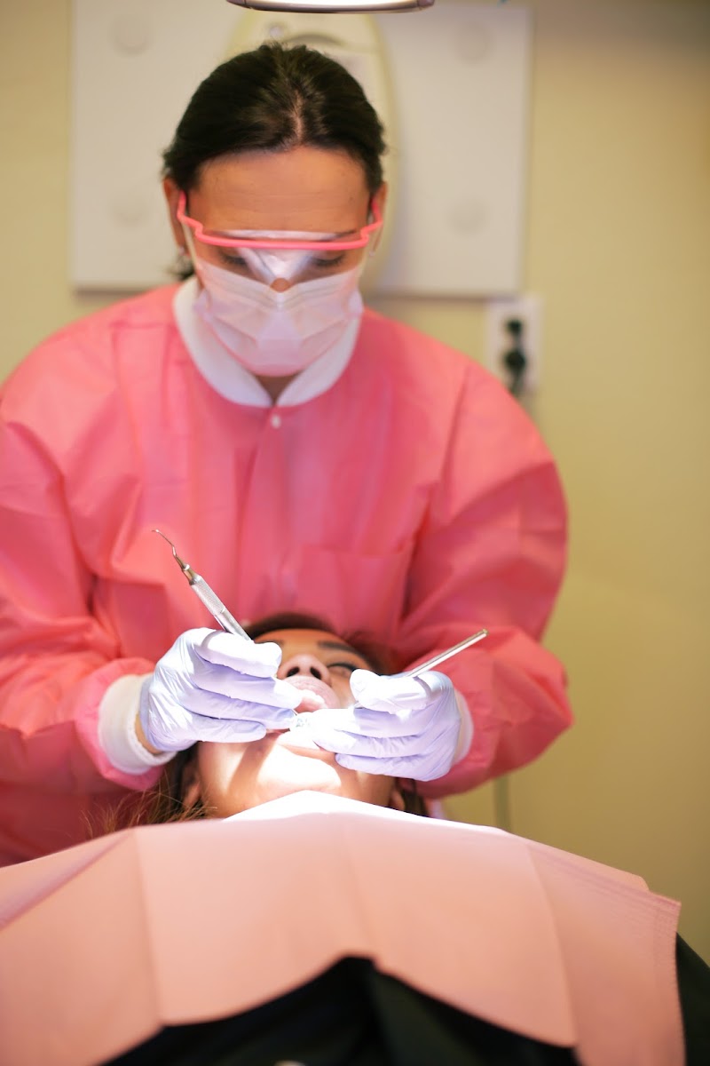 Delores W Eberhart DDS photo 2
