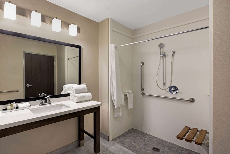 La Quinta Inn & Suites by Wyndham Morgan Hill-San Jose South photo 4