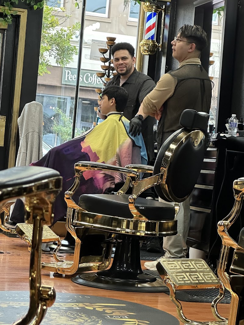 Lion's Den Shave Parlor photo 4