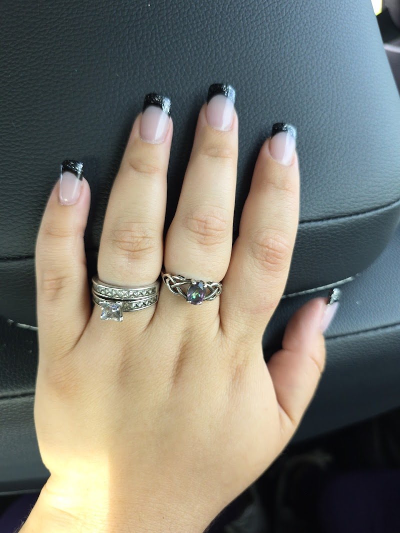 Lavender Nails photo 3