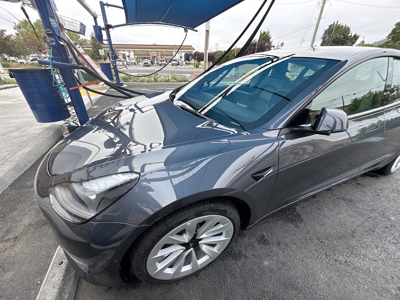BlueWave Express Car Wash photo 4