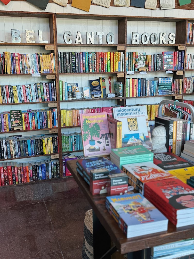 Bel Canto Books Retro Row photo 4