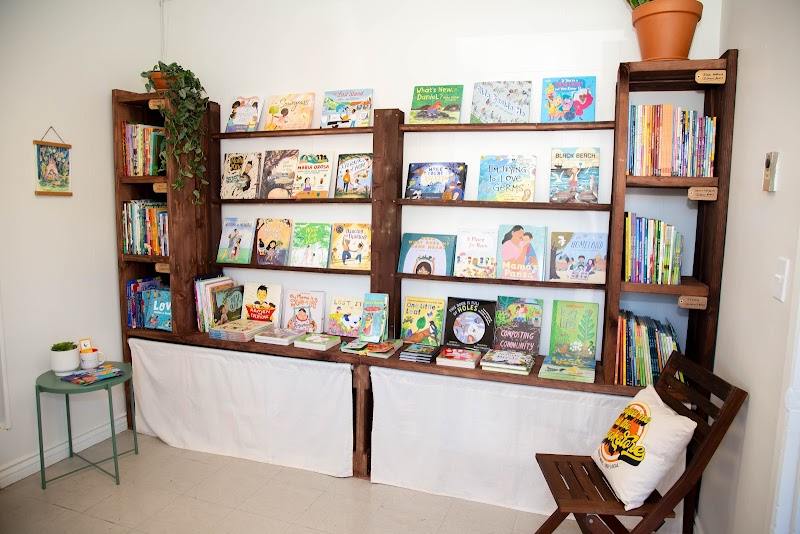 Bel Canto Books Retro Row photo 5