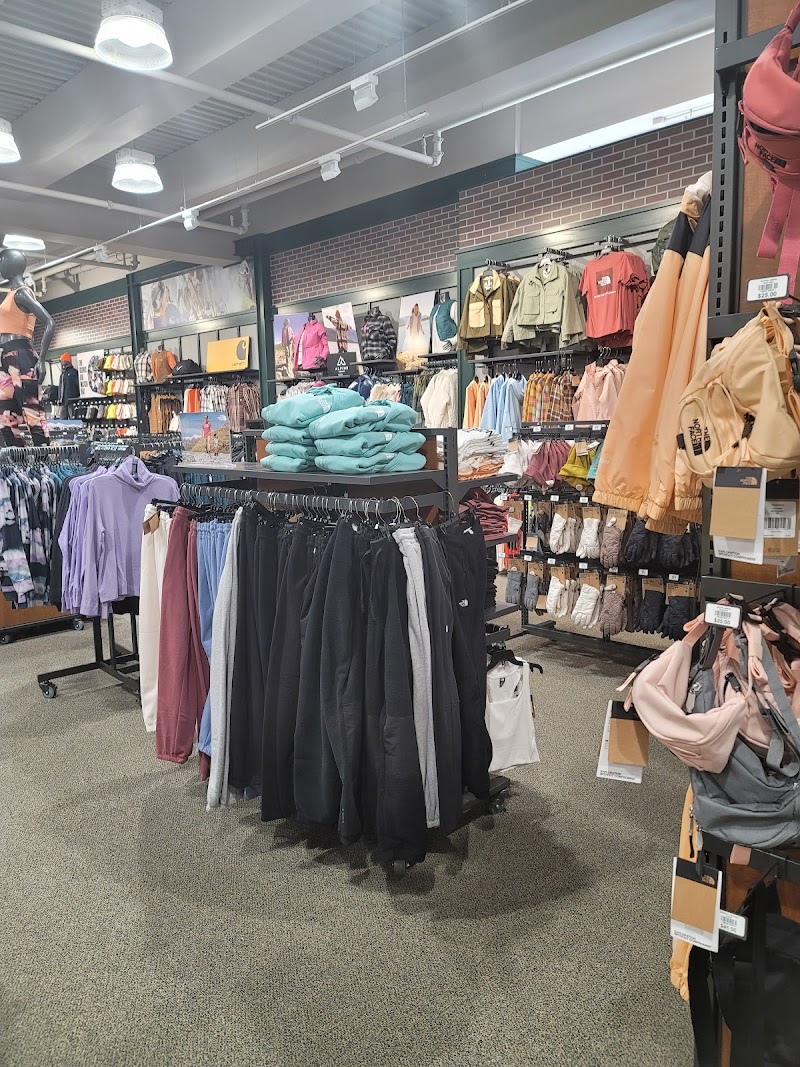 DICK'S Sporting Goods photo 4