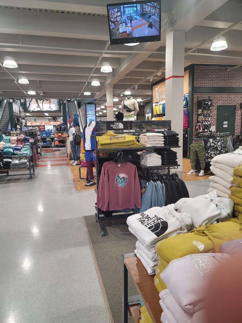 DICK'S Sporting Goods photo 3