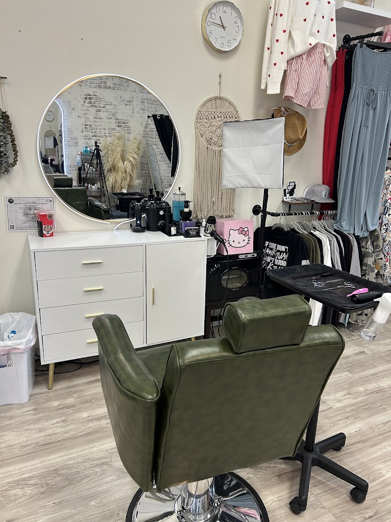Arianna Babe Barber photo 2