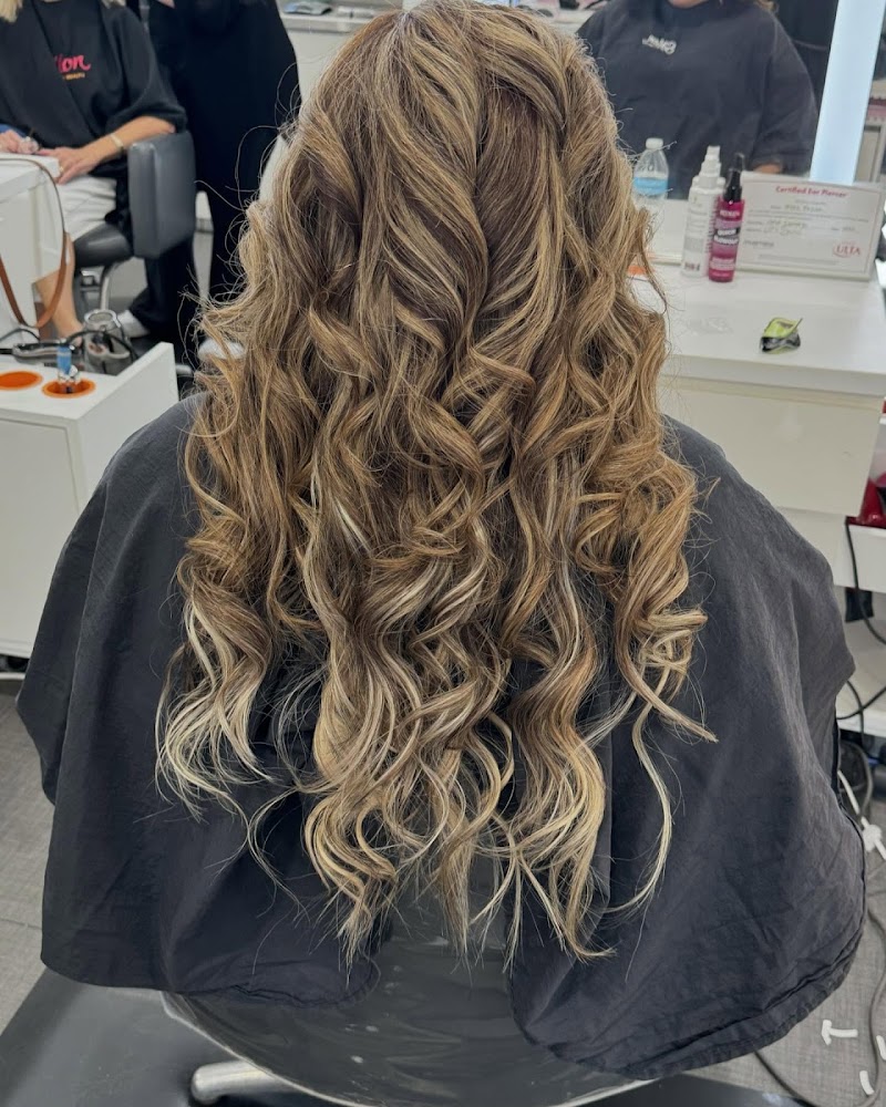 The Beauty Parlor in Plant City photo 5