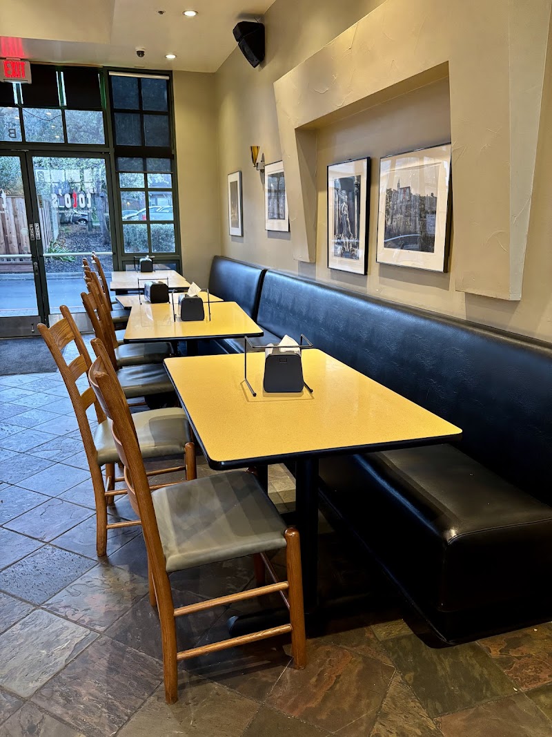 Toto's Pizzeria & Restaurant photo 5