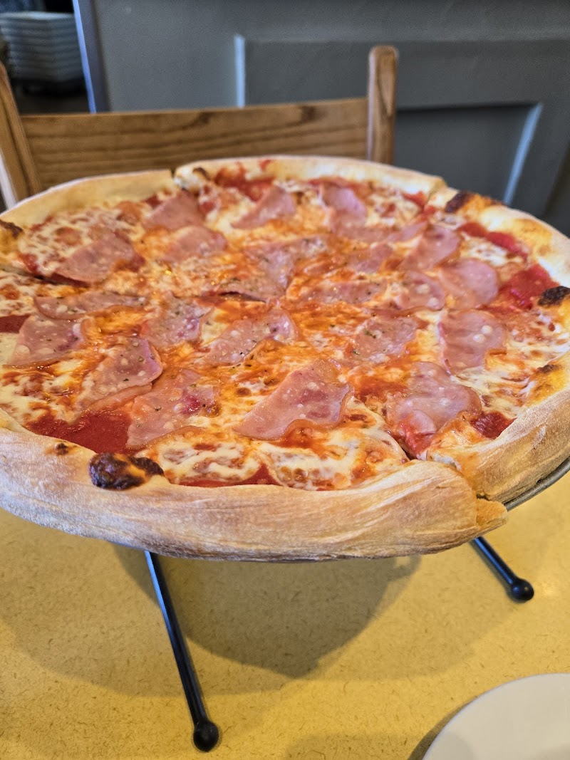 Toto's Pizzeria & Restaurant photo 4