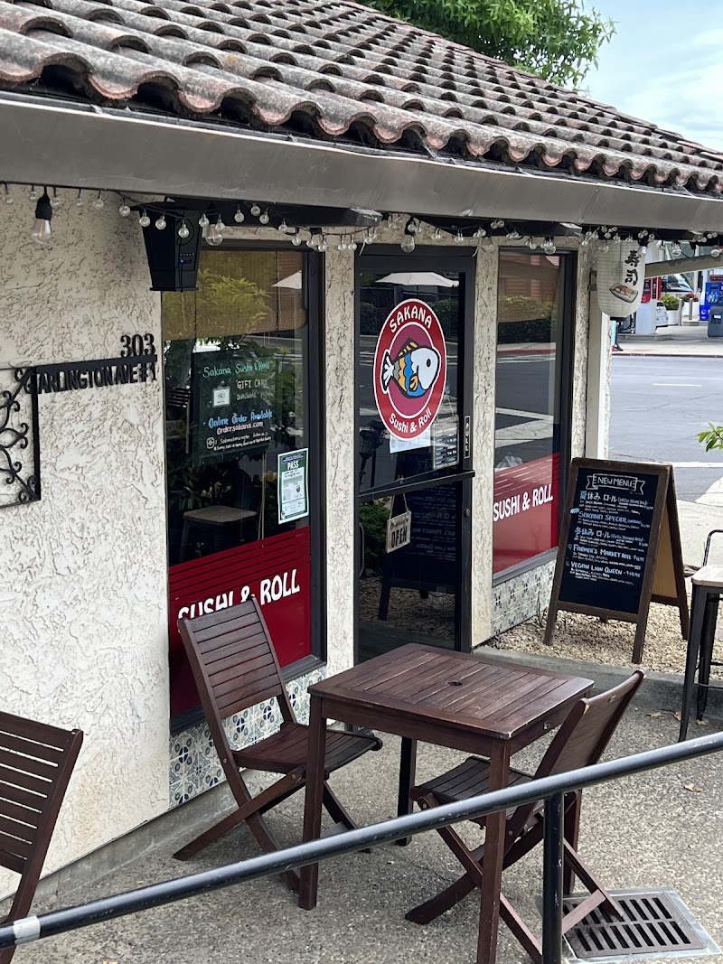 Sakana Sushi & Roll