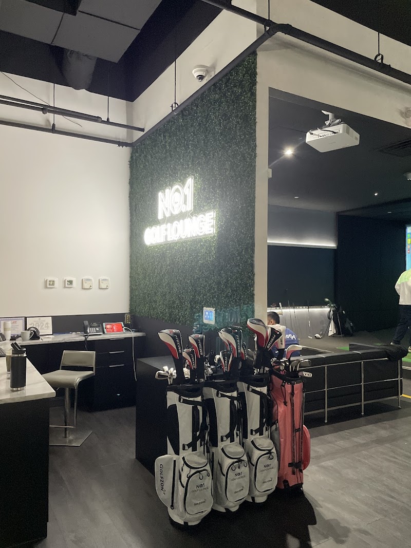 No.1 Golf Lounge photo 5