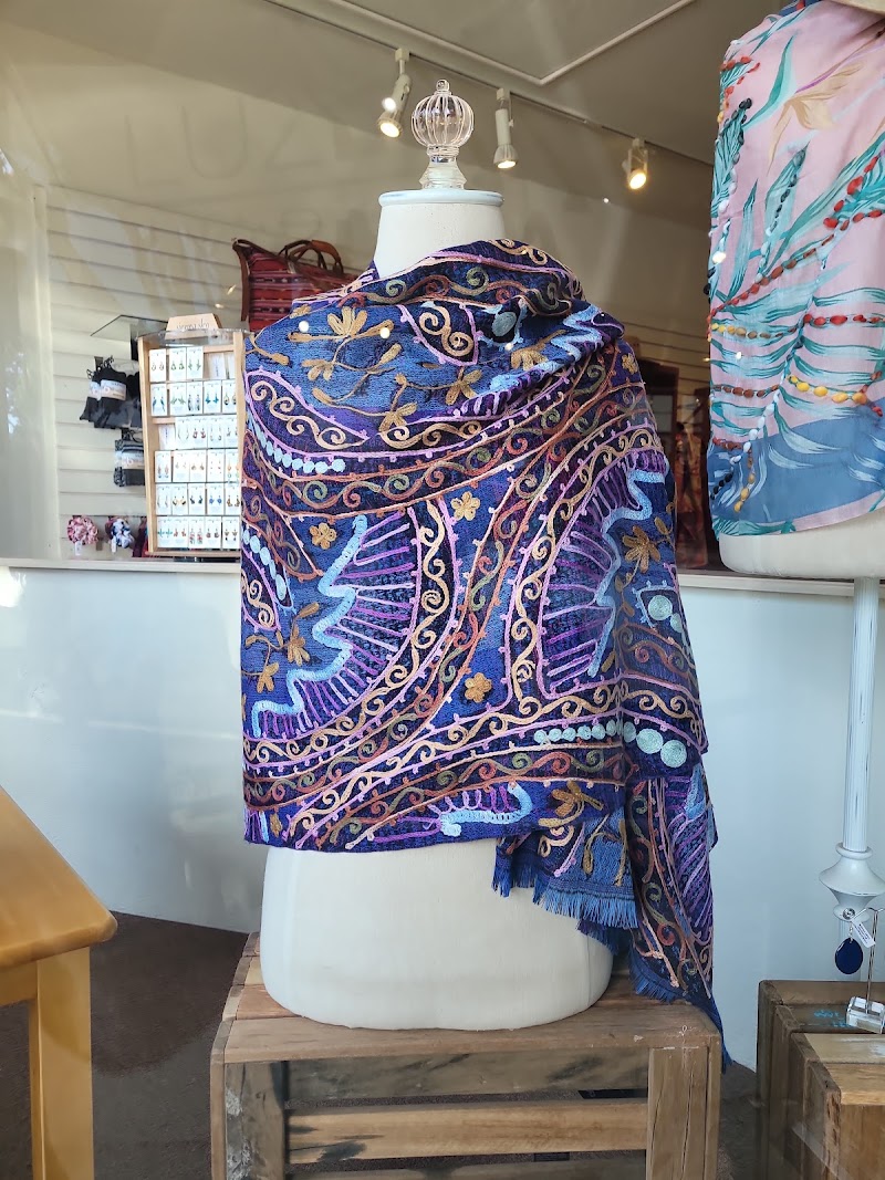 LuzLuna Imports photo 5