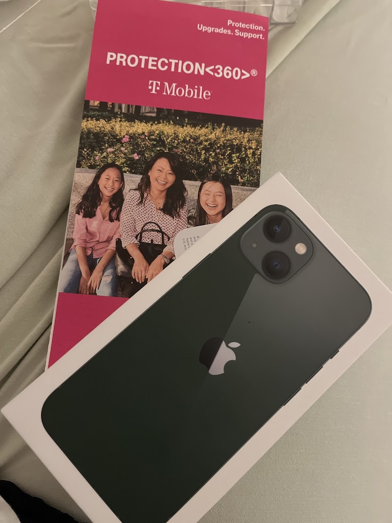 T-Mobile Experience Store photo 5