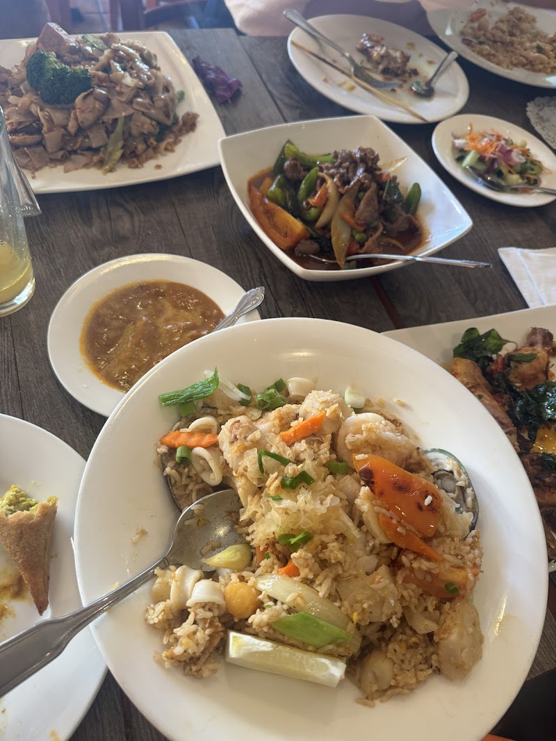 White Lotus Thai Cuisine photo 2