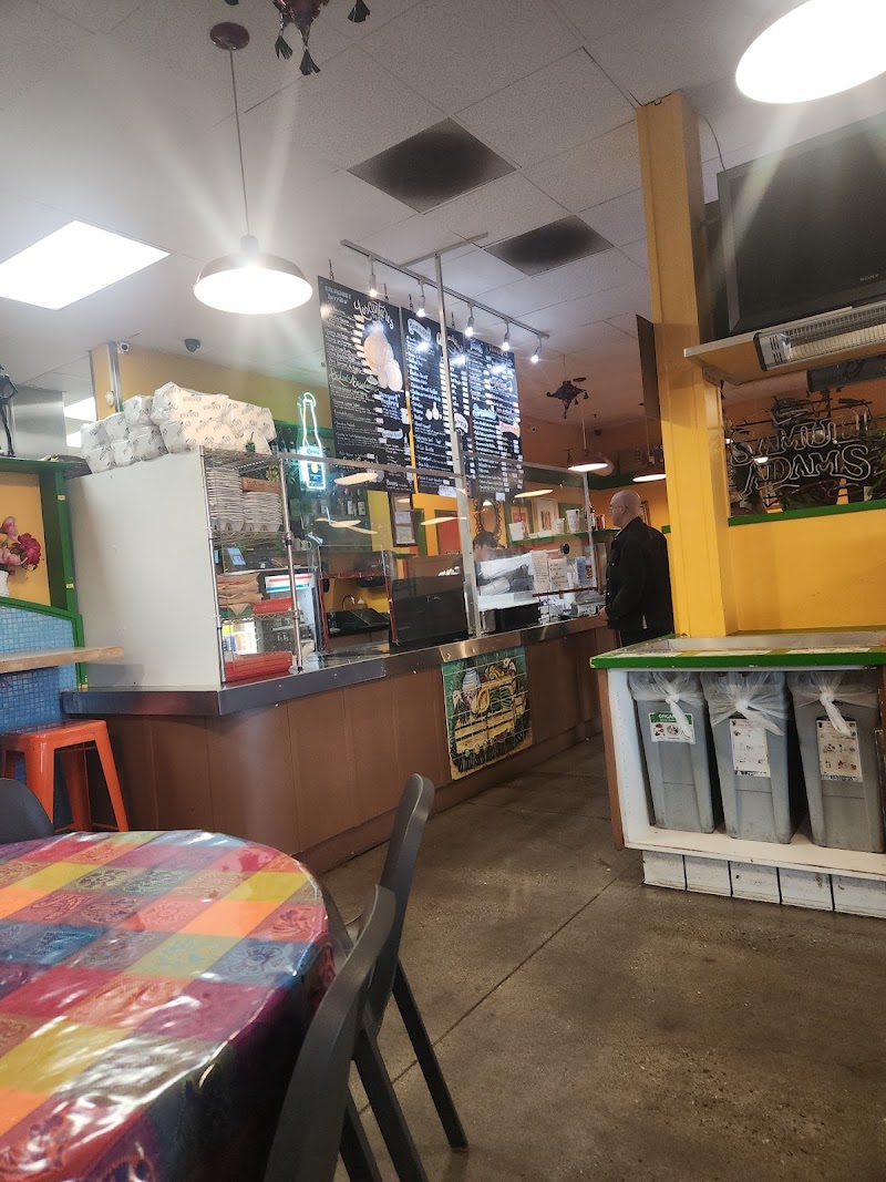 Los Cantaros Taqueria photo 5