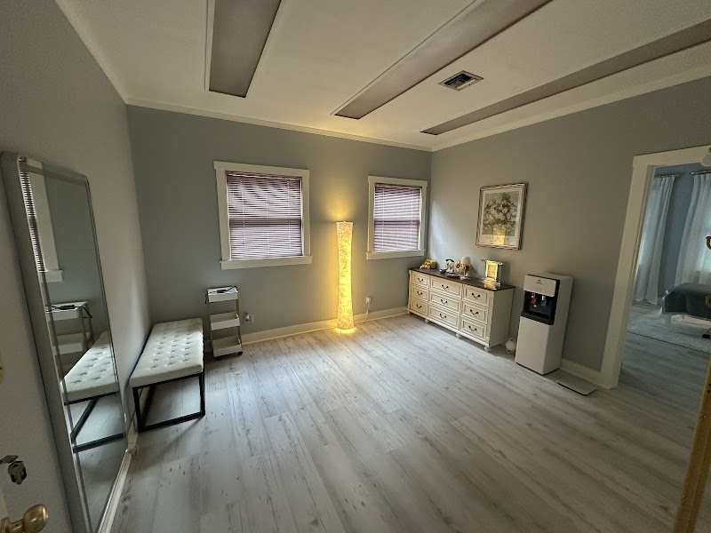 WARM ROOTS-herbal thermal therapy and massage. photo 3