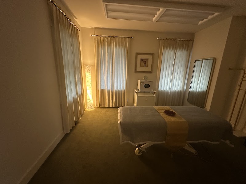 WARM ROOTS-herbal thermal therapy and massage. photo 5
