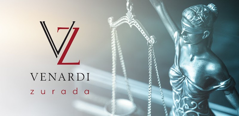 Venardi Zurada photo 3