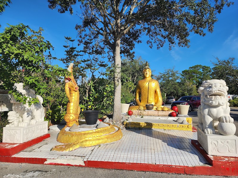 Wat Punyawanaram photo 2