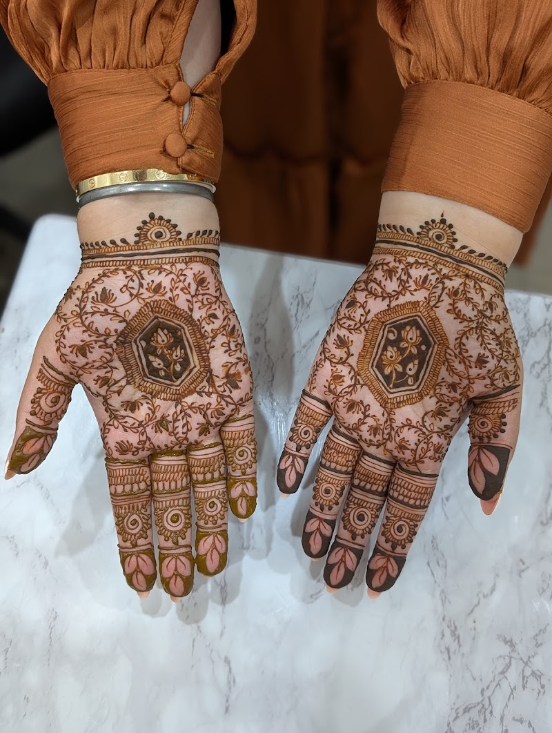 Photo of Thehennahues_by_Nidhi
