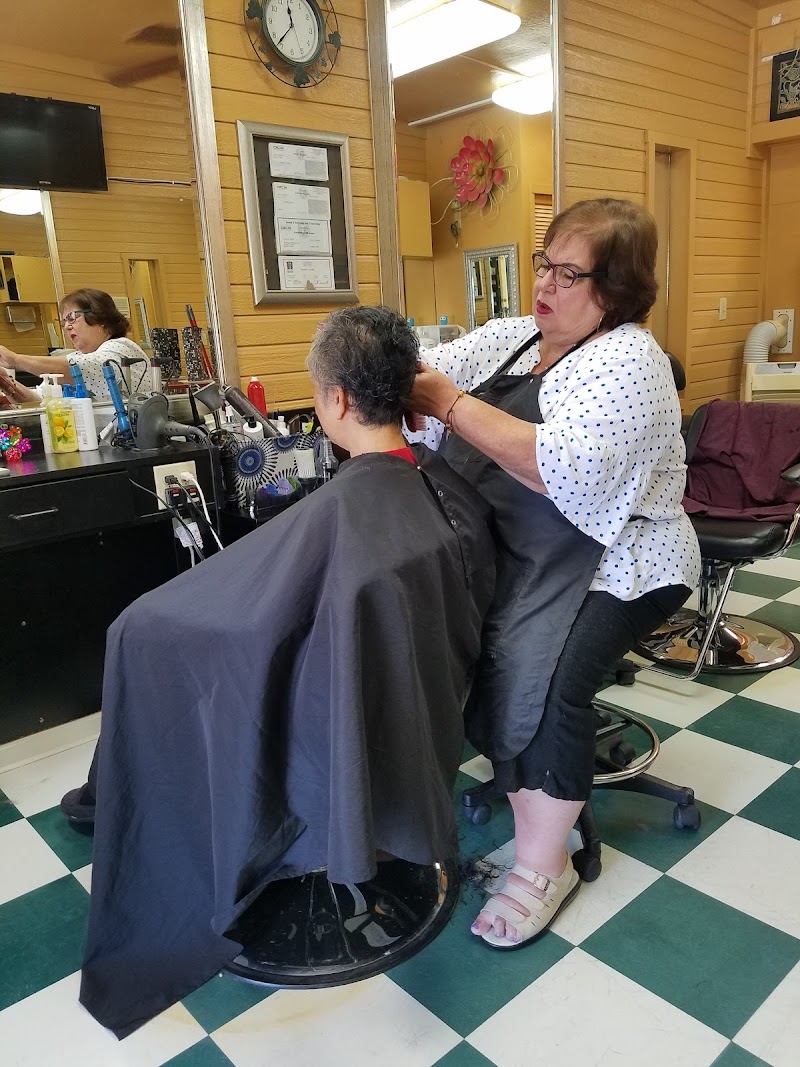 Jan @ Charlie's Hair Salon photo 3