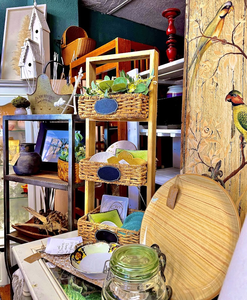 von & Lucas Collectors Market LLC photo 3