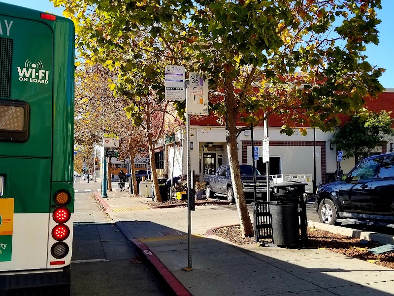 Photo of 40th St + San Pablo Av