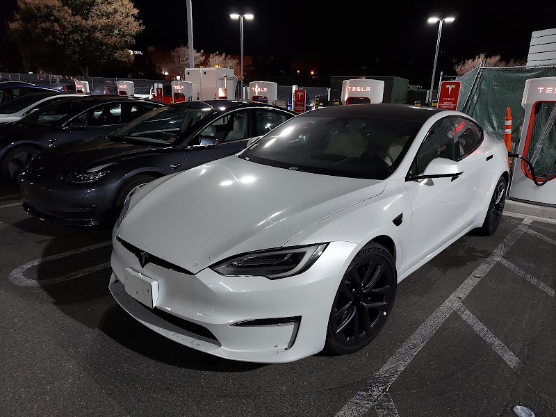 Tesla Supercharger photo 3