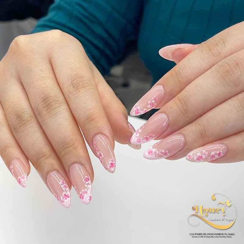 Honey nails & spa photo 2