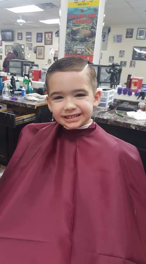 Pineda's Barbershop photo 3
