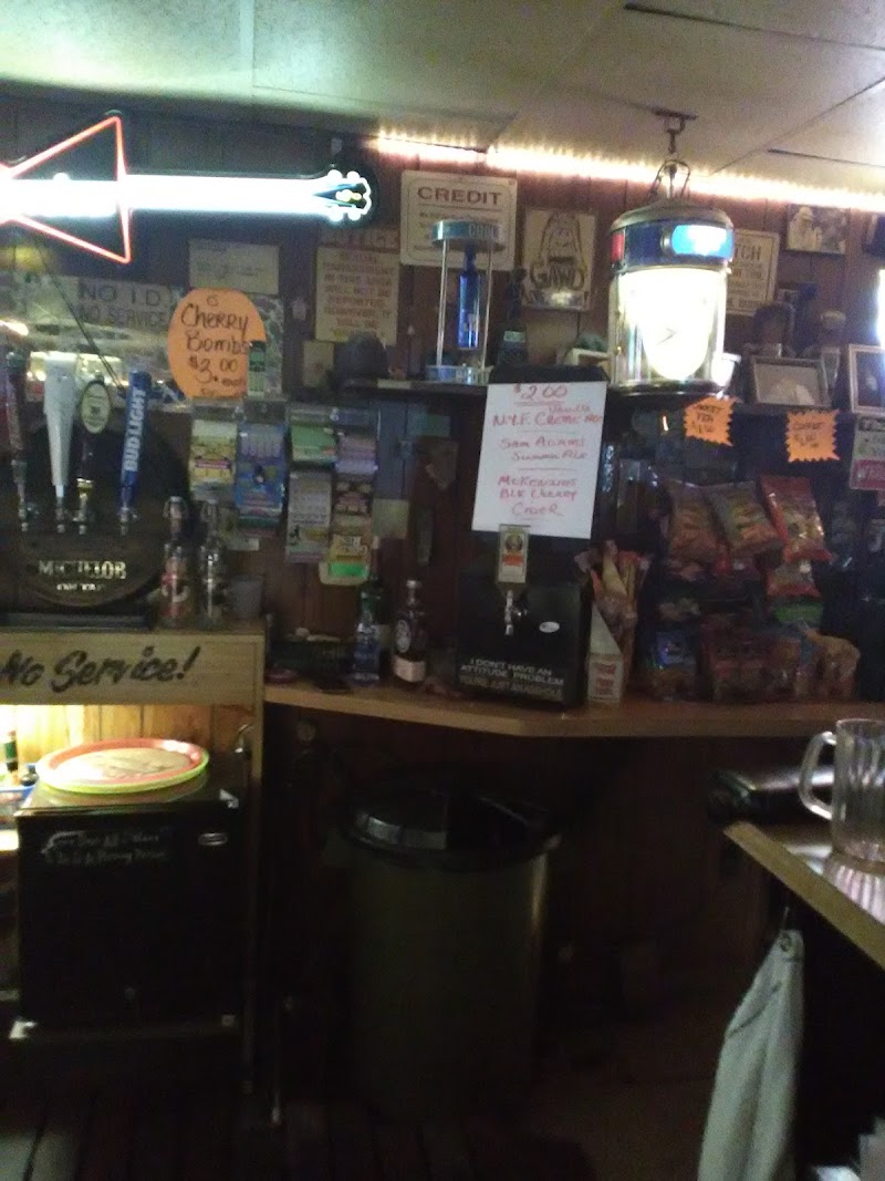 Steve's Package & Lounge photo 4