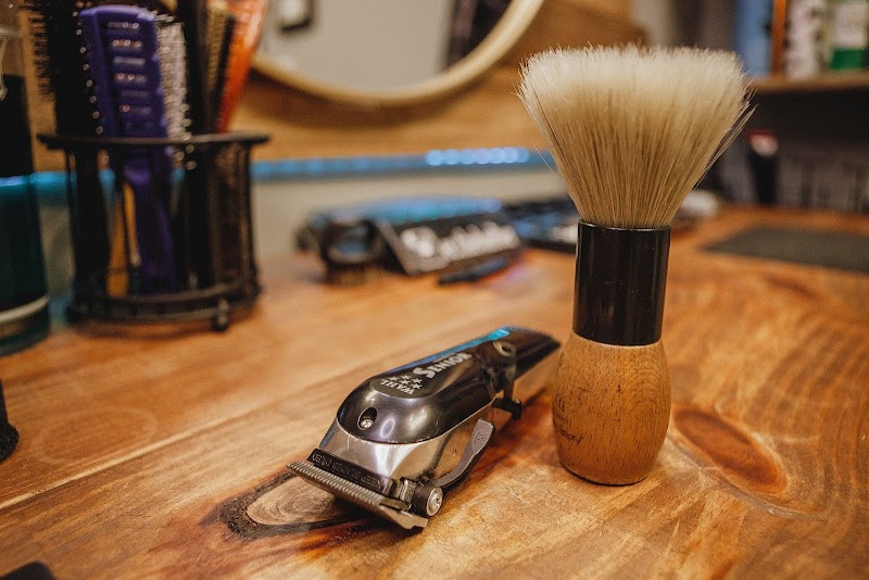 His & Hers salon & Barbershop photo 4