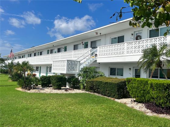 April Murphy - Real Estate Agent - Pinellas County photo 3
