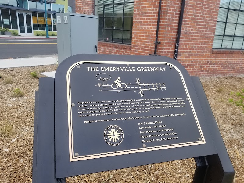 Emeryville Greenway Park photo 4