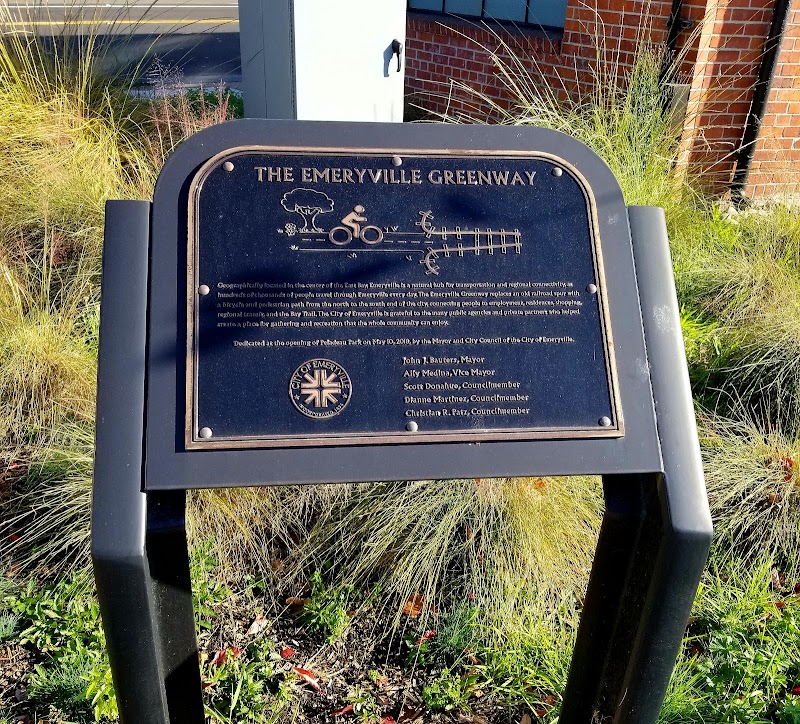 Emeryville Greenway Park photo 2