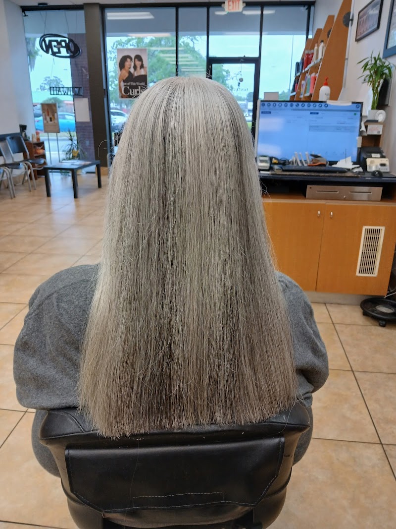 Fantastic Sams Cut & Color photo 3
