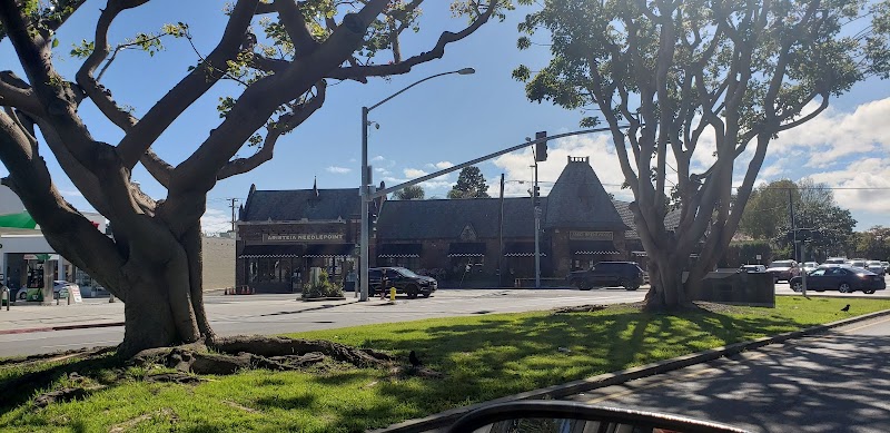 Brentwood Town Center photo 4